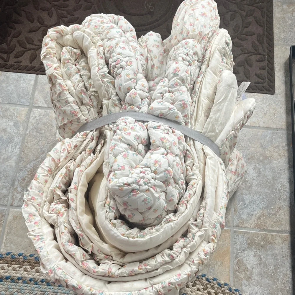 Anthropologie Dahlia Cotton Voile Floral Printed Textured Quilt Size Queen NWT